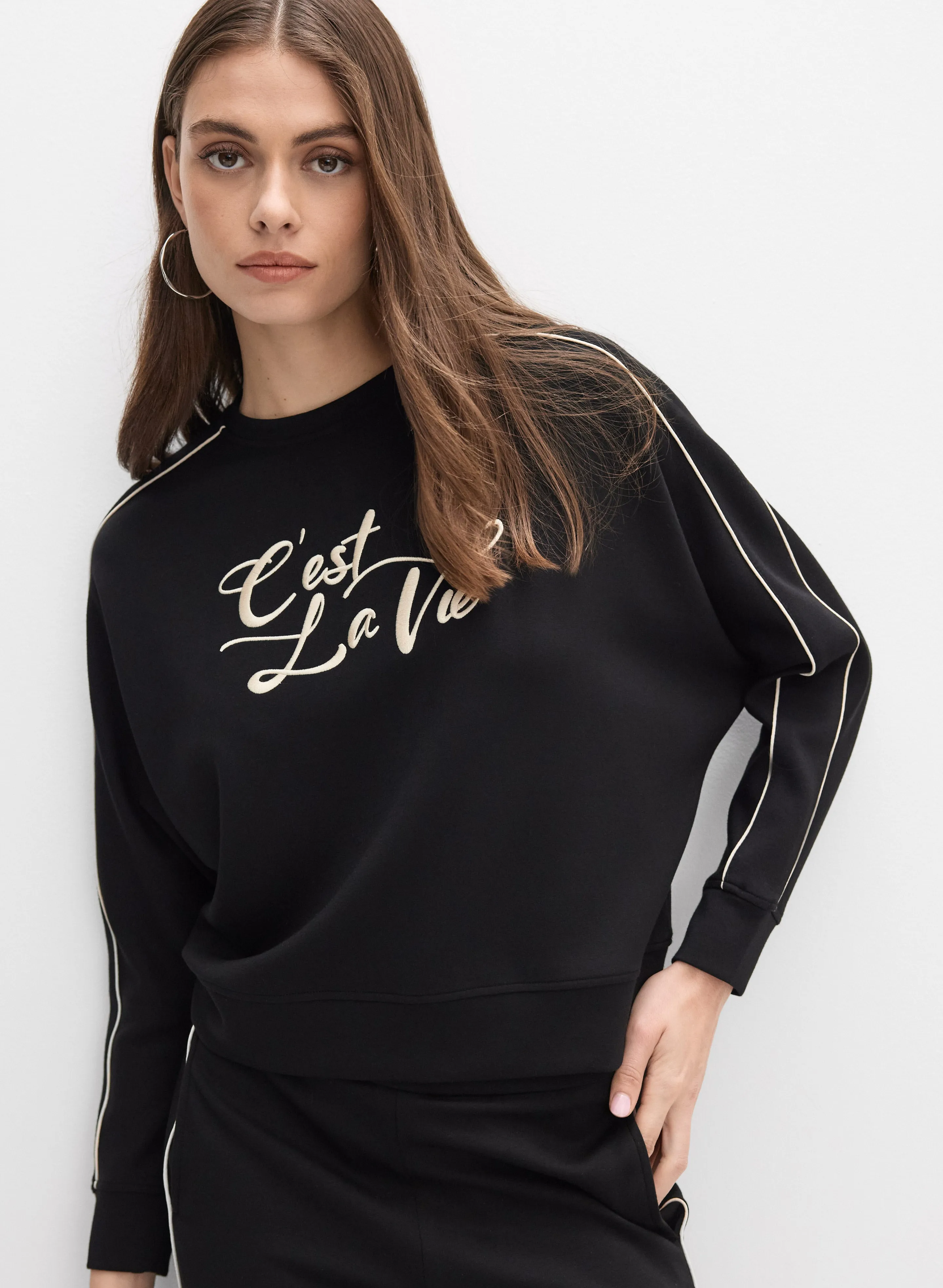Melanie Lyne Embroidered Script Sweatshirt Melanie Lyne Embroidered Script Sweatshirt - Image 1