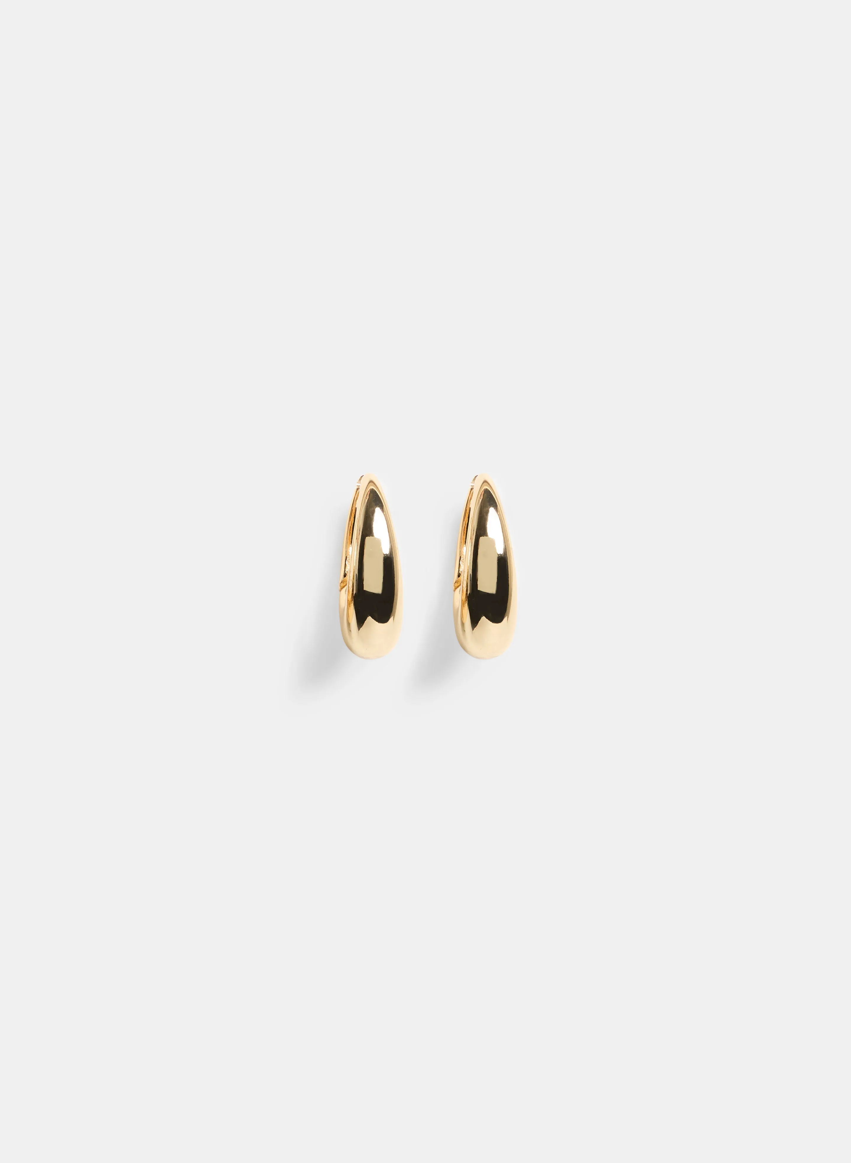 Melanie Lyne Oval Hoop Earrings Melanie Lyne Oval Hoop Earrings - Image 1